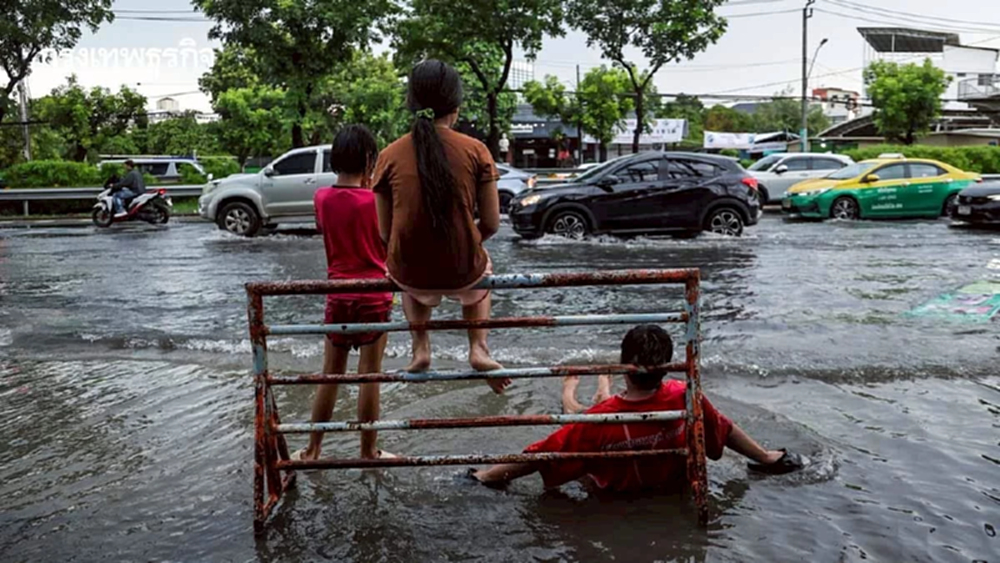 เปิดยุทธศาสตร์ 'สู้ไม่ถอย' ของ กทม. รับมือวิกฤติน้ำท่วมเมืองหลวง