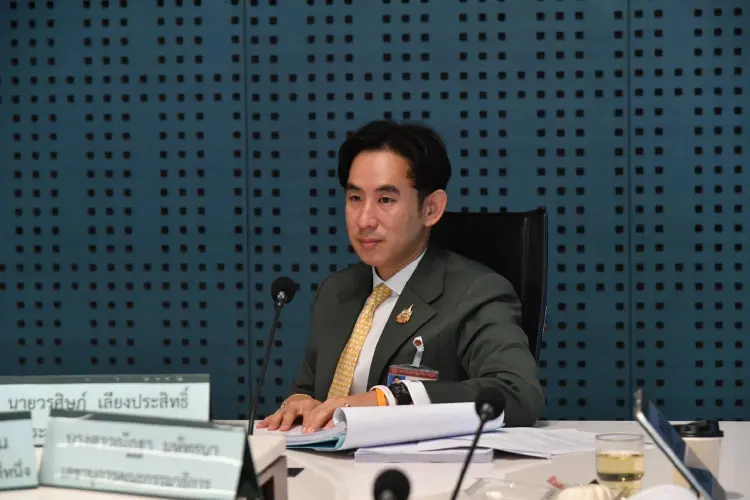 มท.4 จ่อเปิดผลคดีโกงสอบท้องถิ่น - 'ทรงศักดิ์' เดินหน้าฟ้อง 'กฤต'
