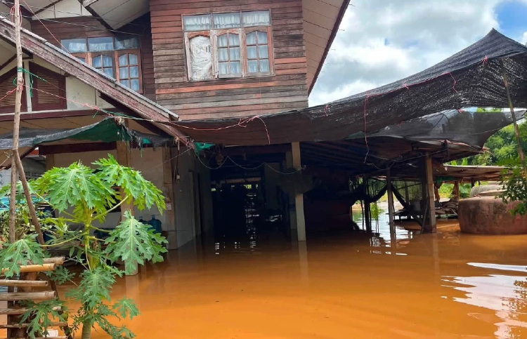 ฝนถล่มภาคเหนือ น้ำป่าทะลัก 6 จังหวัด ปภ. สั่งเฝ้าระวัง 24 ชั่วโมง