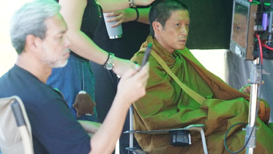 ‘อาเล็ก ธีรเดช’ ทุ่มสุดตัว โกนหัวรับบทพระใน “คำสารภาพของหมอผี”