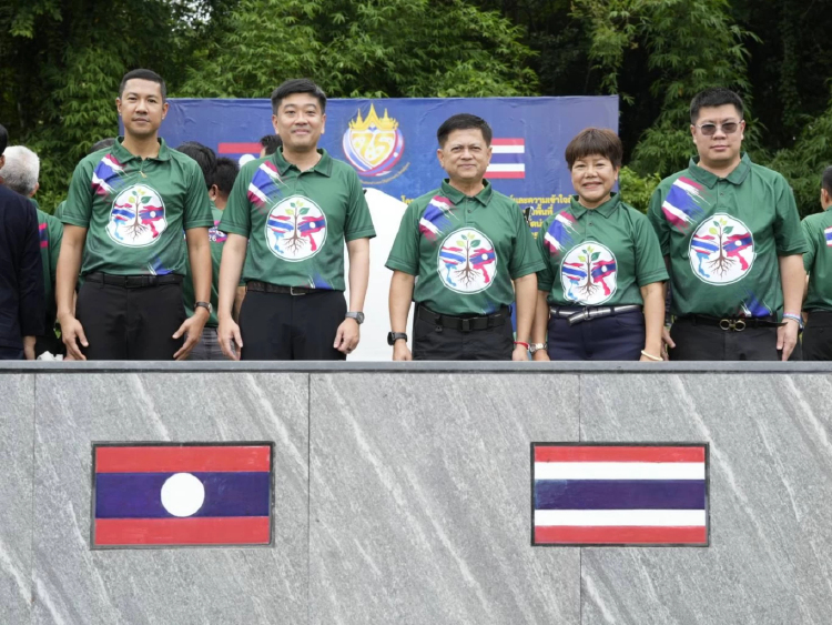 'ไทย-ลาว'สานสัมพันธ์ปลูกต้นไม้สองแผ่นดินเฉลิมพระเกียรติ