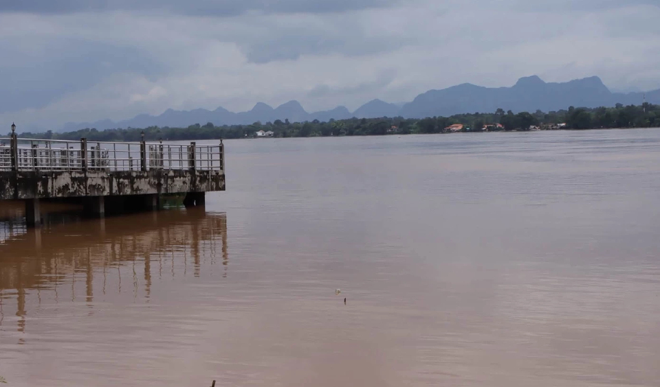 นครพนม ตั้งรับน้ำโขงแตะ 11.98 เมตร มั่นใจ พนังกั้นน้ำเอาอยู่