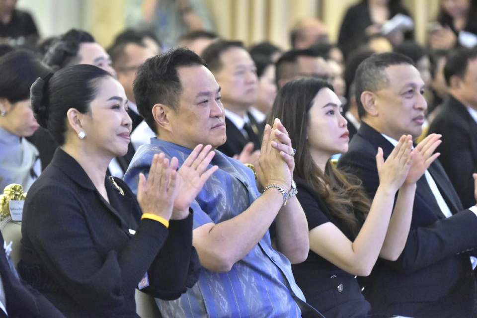 'สุขสมรวย' ชู 'ระเบียบวาทะศิลป์' ต้นแบบสมาชิกกองทุนหมู่บ้าน นำเงินกู้ต่อยอดอาชีพ