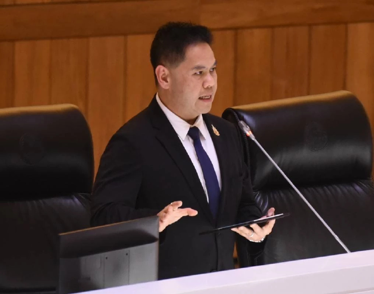 “วราวุธ” แจงสภา ก.อุตสาหกรรมคุมเข้มมาตรฐานโซลาร์รูฟท็อป