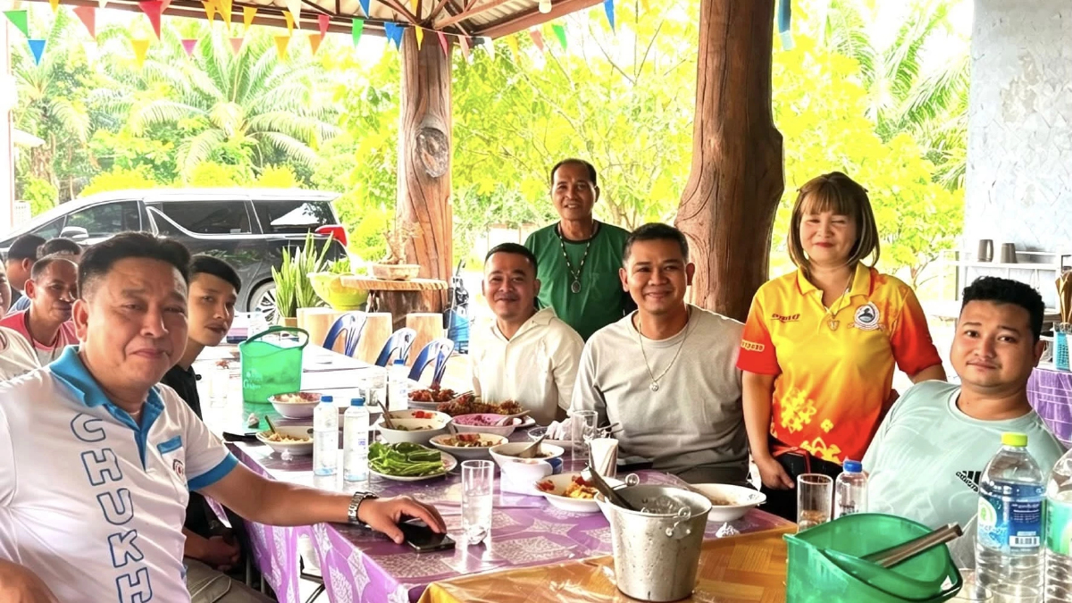 ‘ชัยชนะ’ โชว์ภาพร่วมวงชื่นมื่น ‘รองตุ้ม’เลี้ยงข้าว หลังเกิดกรณีบ้องหู