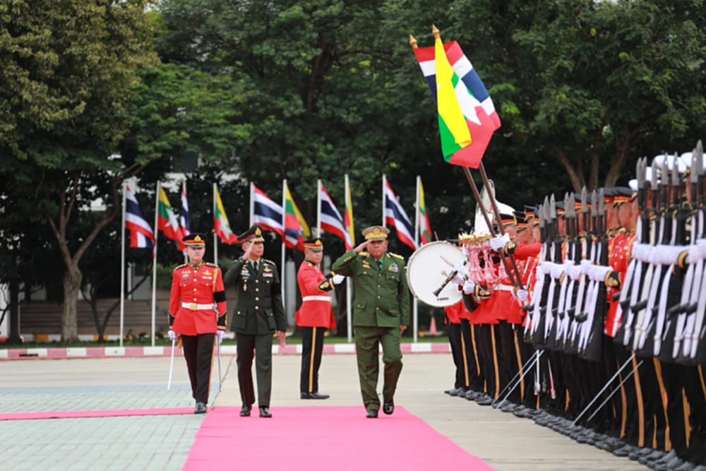 'กองทัพไทย' จัดทหารกองเกียรติยศฯ ต้อนรับ 'ผบ.ทหารสูงสุดเมียนมา' ก่อนถก HLC