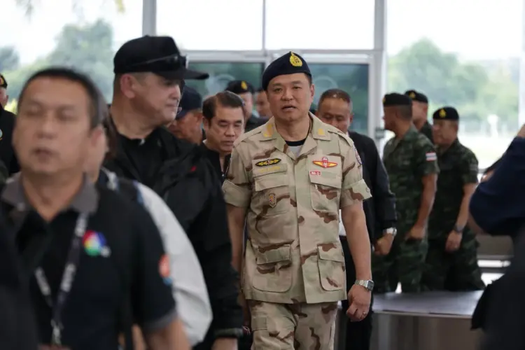 'นายกฯ' สั่งบังคับใช้กฎหมาย ดูแลเหตุรุนแรงใต้ พร้อมดูแลปชช.