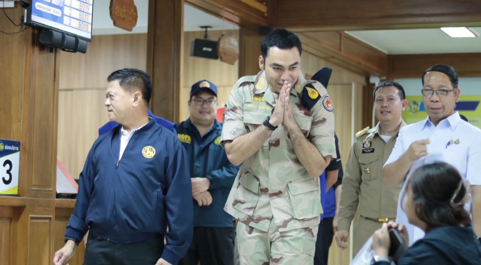 'อธิบดีกรมการปกครอง' เยี่ยมศูนย์ทบทวนสิทธิสวัสดิการแห่งรัฐ แม่สอด ครบในจุดเดียว