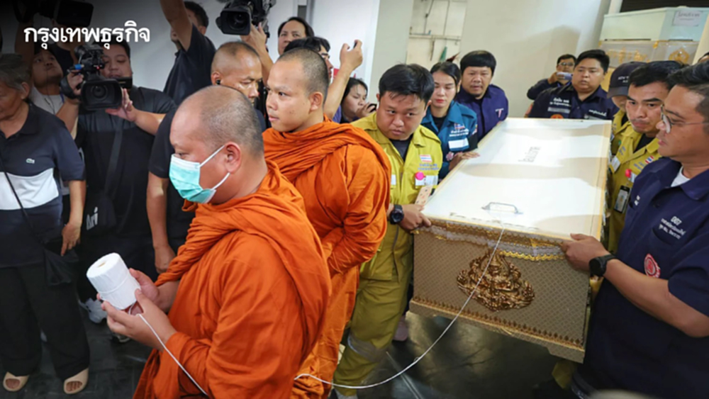 ในหลวง ทรงรับศพผู้เสียชีวิตจากเหตุกราดยิง รร.เทพศิรินทร์ ไว้ในพระบรมราชานุเคราะห์