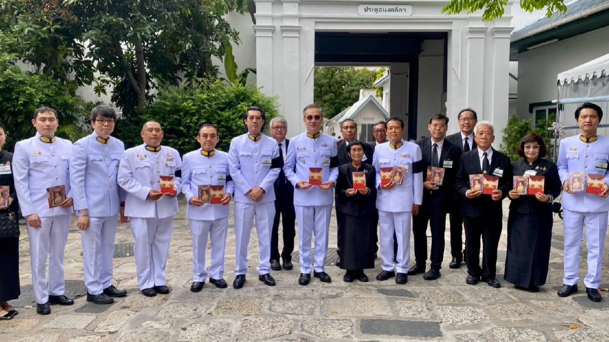 สมาคมศิษย์เก่าสวนกุหลาบวิทยาลัยฯ ถวายสักการะพระศพ เจ้าฟ้าพัชรกิติยาภาฯ