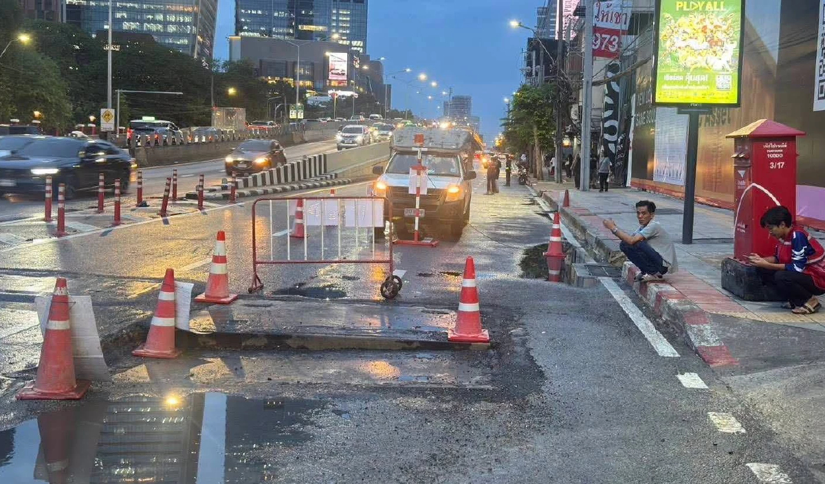 เช็กเส้นทางเลี่ยง พระราม 4 จราจรติดขัด ฝาบ่อทรุดตัวหน้า SO Bangkok