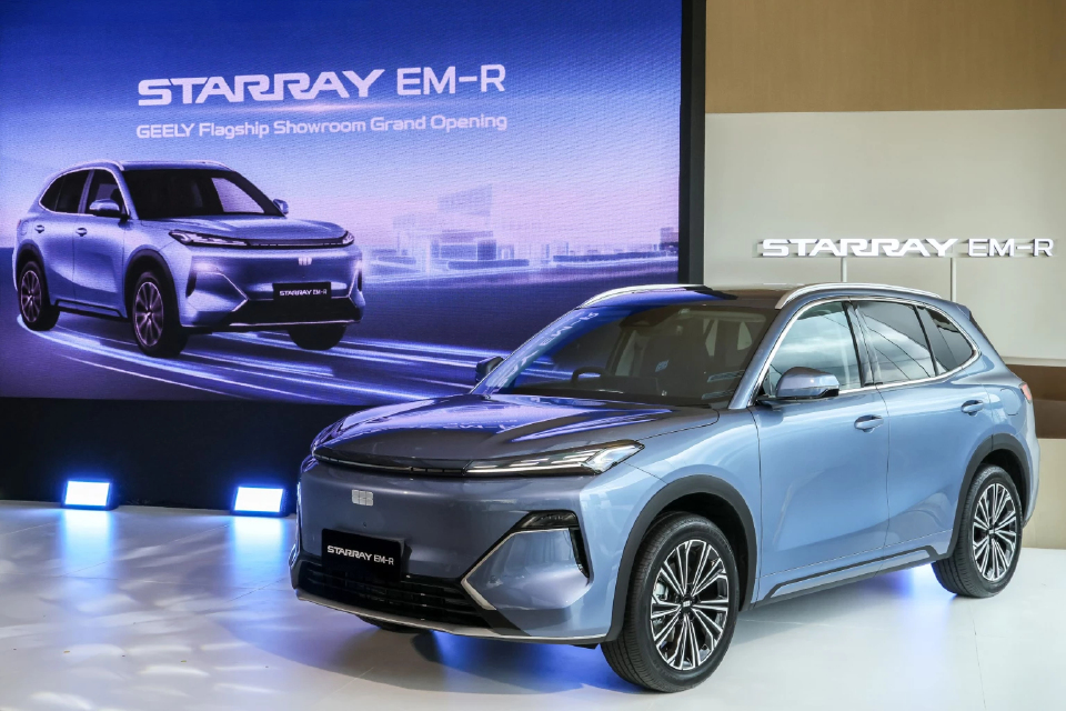 ราคาดุอีกรุ่น ‘จีลี่’  STARRAY EM-R  6.99 แสน ทำไมเป็นครั้งแรกในโลก