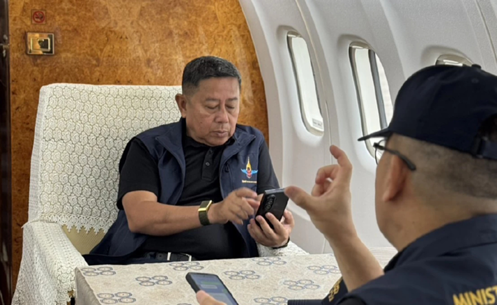 ยกเลิกประชุม 'สภากลาโหม' 'บิ๊กดุลย์'ลุยน่าน เร่งระดมทหารช่วยน้ำท่วม