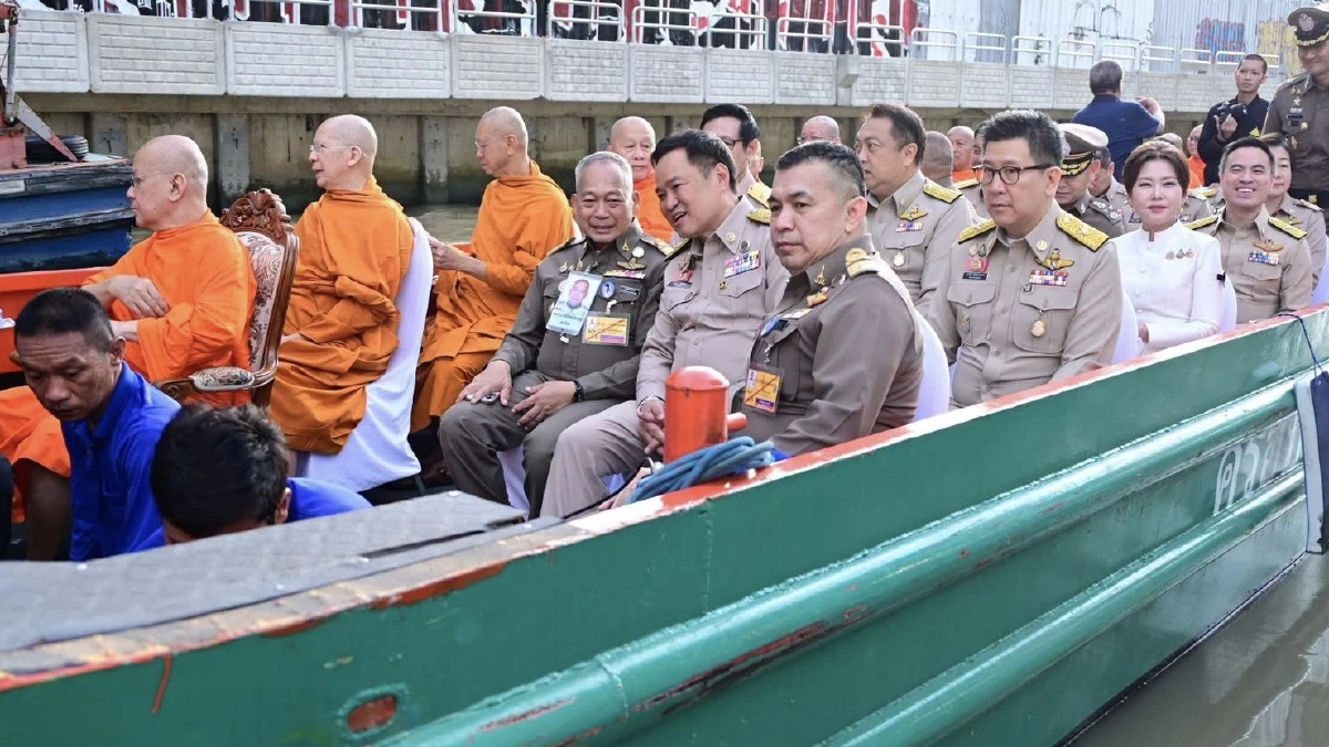 ‘พล.อ.อ.สถิตย์พงษ์’ พร้อม ‘อนุทิน’ ล่องเรือศึกษาคูคลอง รอบเกาะรัตนโกสินทร์