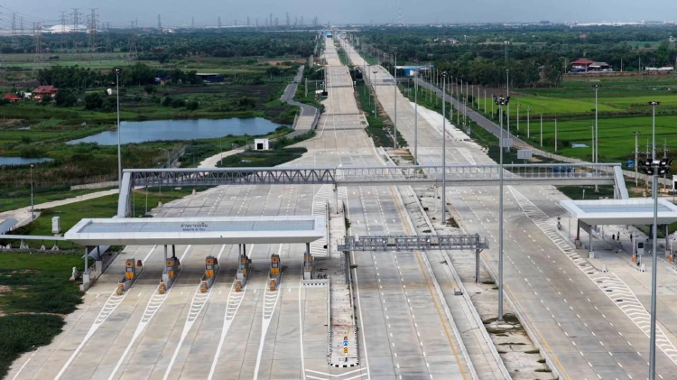 มอเตอร์เวย์ M6 บางปะอิน-ปากช่อง ปังมาก 3 วันแรก รถทะลัก 6.4 หมื่นคัน