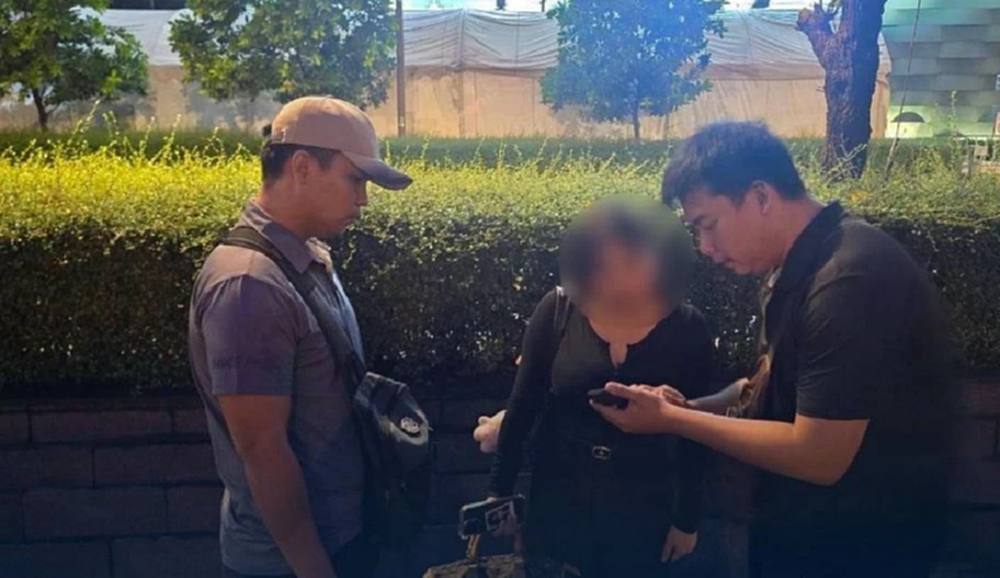 เอี่ยวฟอกเงิน แก๊งยาเสพติดรายใหญ่ บุกจับสาวแสบหน้าห้างดังปทุมธานี