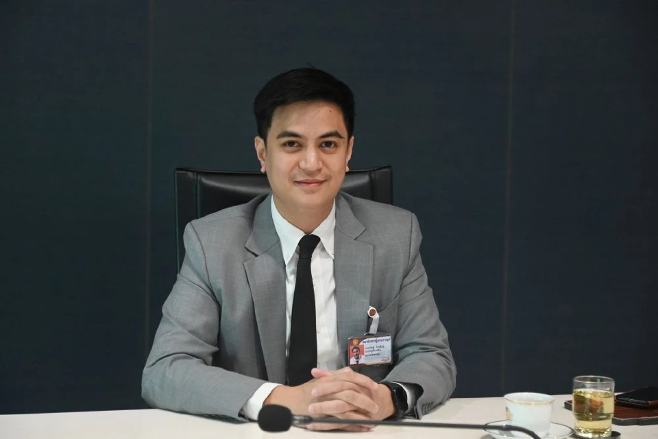 'พริษฐ์' ชี้ 'แสวง' ยก3ข้อ ฟ้องโกง สว. หวังหาช่องป้อง 'สีน้ำเงิน'