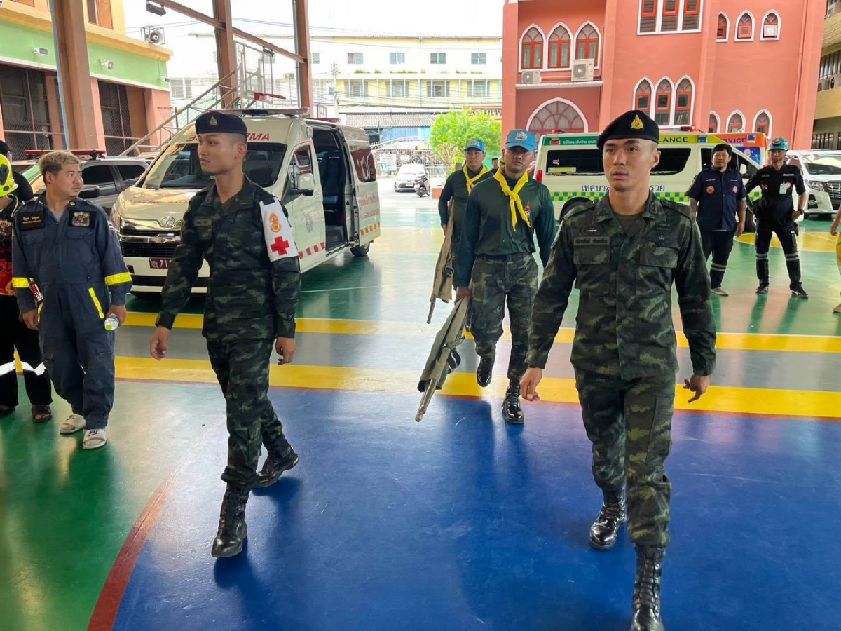 ทหารกองทัพภาค 1 จัดระเบียบพื้นที่กราดยิงรร.เทพศิรินทร์ นนทบุรี