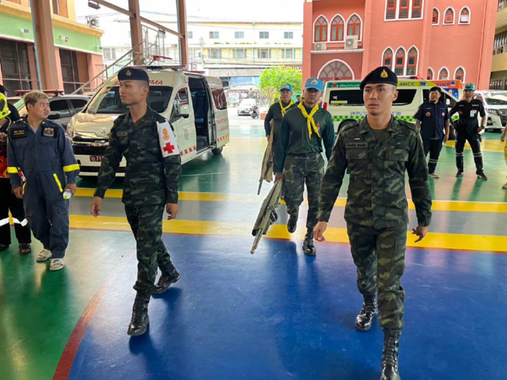 ทหารกองทัพภาค 1 จัดระเบียบพื้นที่กราดยิงรร.เทพศิรินทร์ นนทบุรี