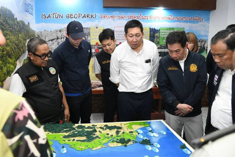 ’ภัทรพงศ์‘ คิกออฟ Seaplane สตูล เล็งพัฒนาเป็นของรัฐแห่งแรก
