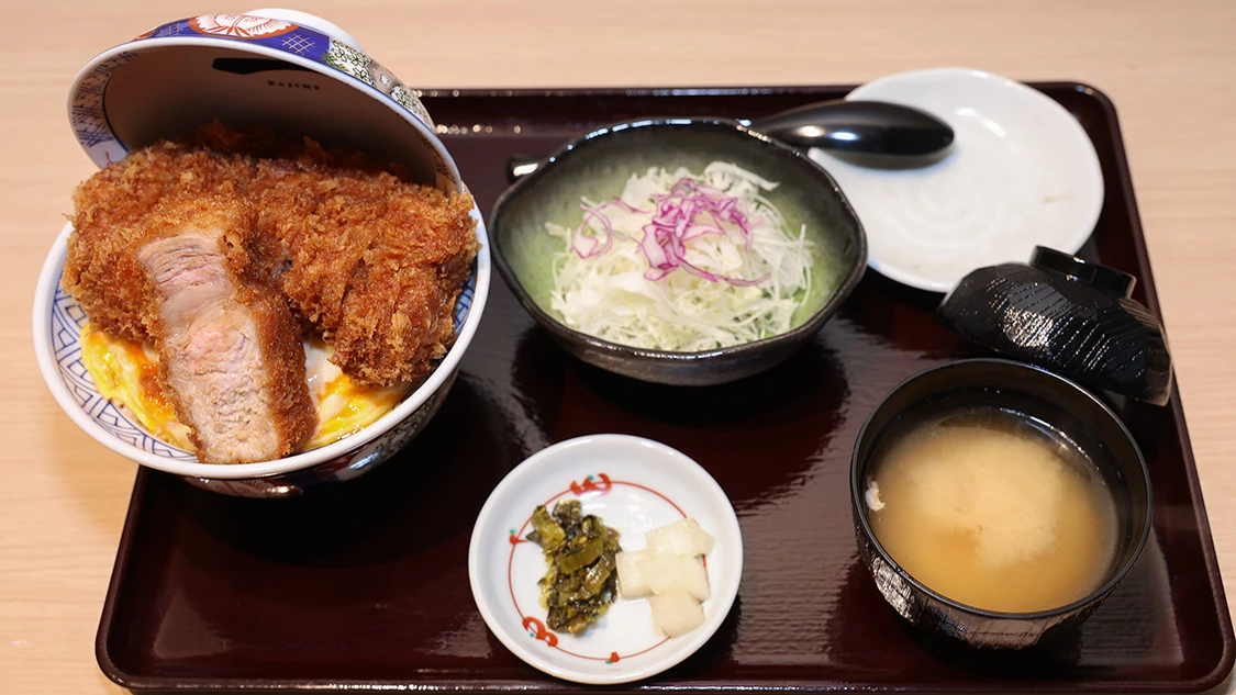 'ทงคัตสึ ฮาจิเมะ' ร้านหมูทอดคิวยาวจากโตเกียว ชิ้นใหญ่ เนื้อฉ่ำ ปักหมุดไทยแลนด์แล้ว