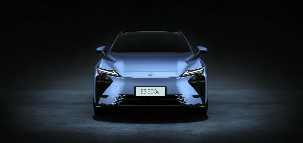 Lexus ES เจนฯ 8 ใหญ่ขึ้น โฉบเฉี่ยวขึ้น 2 ทางเลือก ‘ไฮบริด-EV’