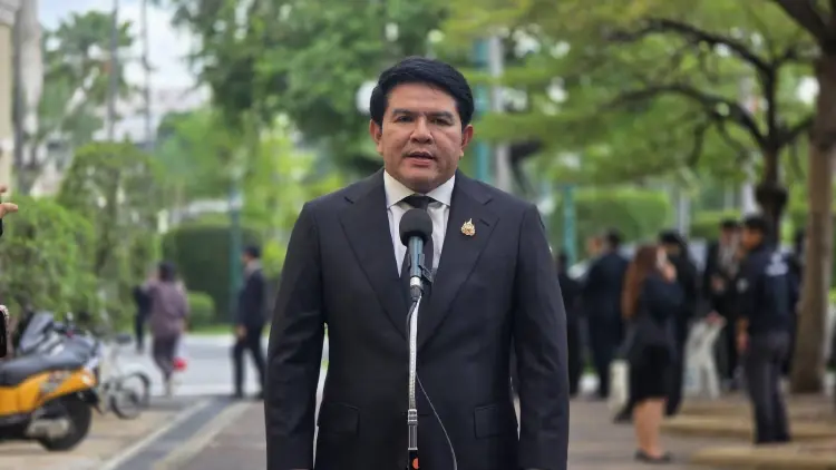 'สุรศักดิ์' ยั๊ว 'บอร์ดการบินไทย' ไม่พร้อมทำงาน ให้ลาออก ปม กระเป๋าตกค้าง