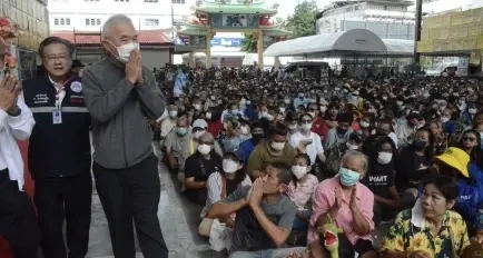 ”สุวัจน์”เปิดงานเทกระจาดโคราช แจกข้าวสารผู้ยากไร้ 15,000 ถุง
