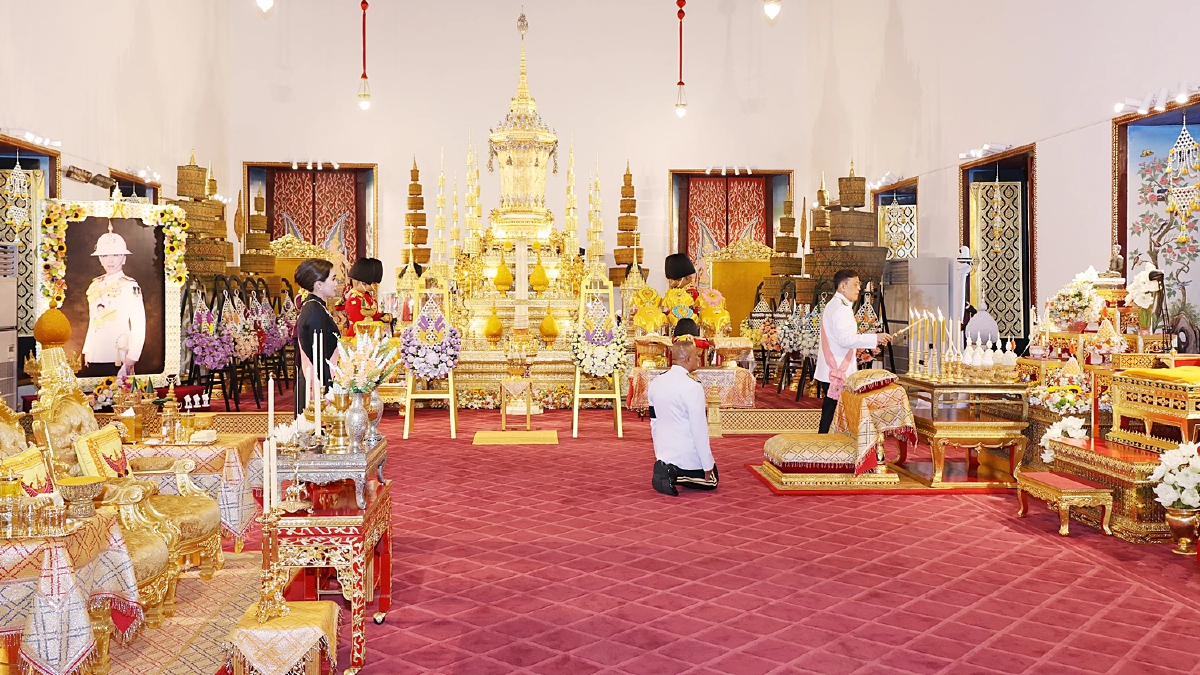ในหลวง-พระราชินี ทรงบำเพ็ญพระราชกุศลสตมวาร 100 วัน 'เจ้าฟ้าพัชรกิติยาภาฯ'