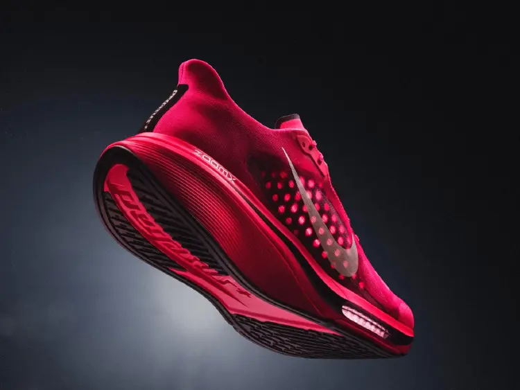 เกิดอะไรขึ้น ‘Nike’ จากผู้ล่า สู่ผู้ถูกล่า หุ้นดิ่ง 80% จากจุดสูงสุด