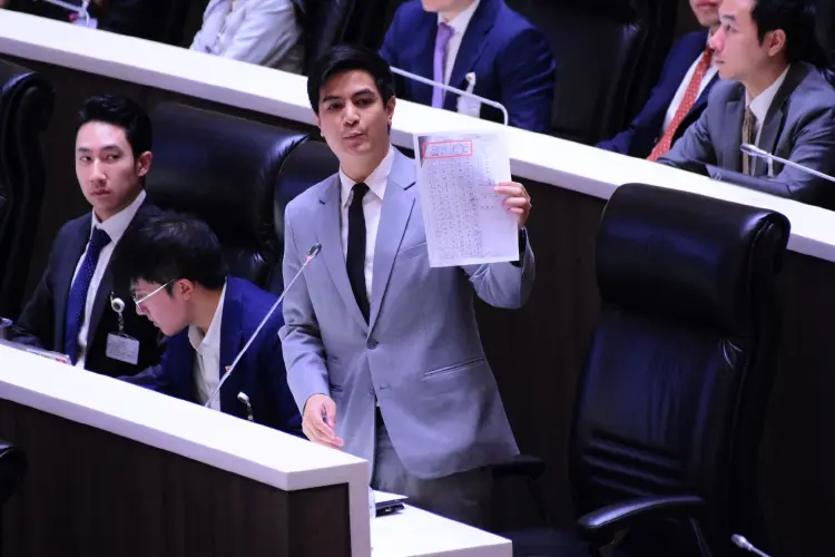 'พริษฐ์’ หวั่นงบกกต. 2,700 ล้าน หนุน 'อาชญากรรมทางประชาธิปไตย' ฟอกขาวโกงสว.
