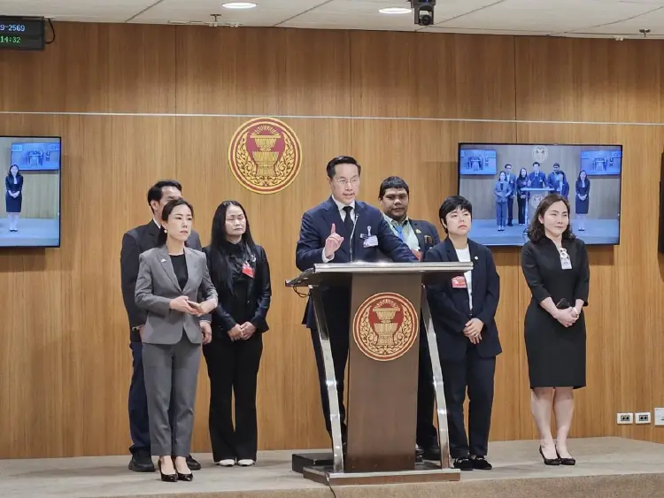 'อรรถวิชช์' จี้ 'รัฐบาล' ขีดเพดานราคาน้ำมัน-หยุดอิงราคาสิงคโปร์