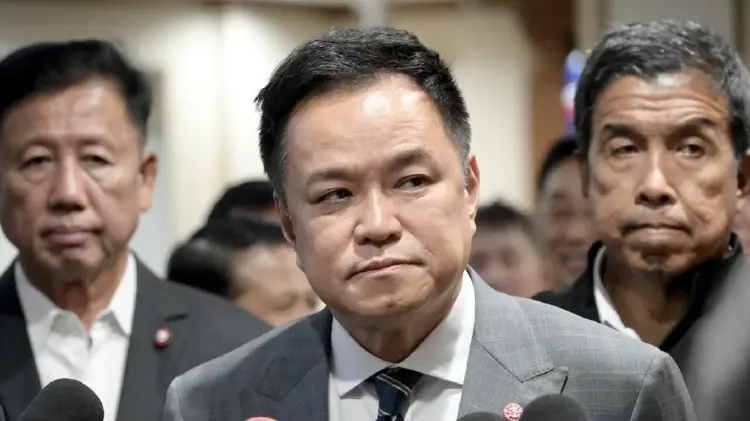 ‘อนุทิน’ น้อมรับโดนด่าแรง ให้ ปชช.ระบาย แจง ควักเงินสะอาดแจกชาวบ้าน