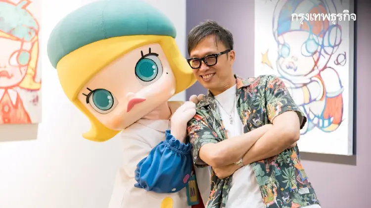คุยเฟื่องเรื่อง 'MOLLY' กับ 'Kenny Wong' ถอดรหัส 20 ปี จักรวาลศิลปะและอาร์ตทอย
