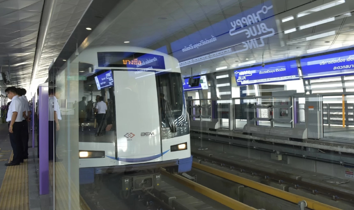 BEM ประกาศ ‘รถไฟฟ้าสายสีน้ำเงิน’ ล่าช้า 60 นาที หลังเกิดไฟไหม้ราง