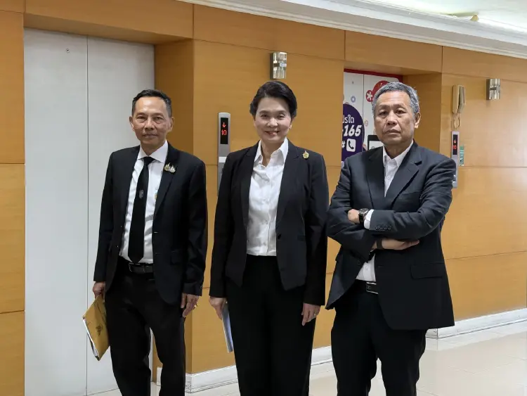 กสทช.วัดกำลัง! 3 กรรมการนัด 6 คนประชุมพรุ่งนี้ ไม่รอ ‘หมอสรณ‘ หลังศาลปกครองรับฟ้อง