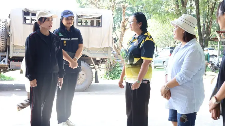 ผอ.สพม.ปราจีนบุรี ตรวจเยี่ยม รร.สุวรรณวิทยา” เปลี่ยนพื้นที่สู้ภัยน้ำท่วม