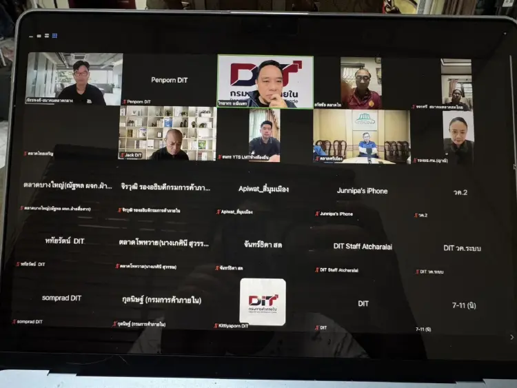 “พาณิชย์” ถกห้าง-ร้านสะดวกซื้อ-ตลาดสด รับมือน้ำท่วม พร้อมเร่งเติมสินค้าเข้าระบบ