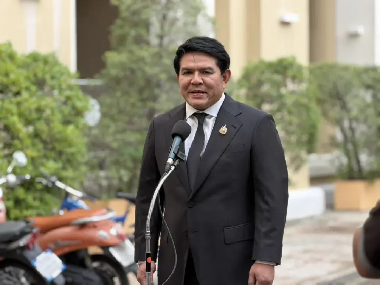 ‘สุรศักดิ์’ อัดยับการบินไทย บริหารจัดการล้มเหลว กระเป๋าตกค้าง กระทบภาพลักษณ์ท่องเที่ยว