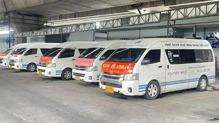 บขส. แจ้งหยุดเดินรถตู้-มินิบัส 13 เส้นทาง รับมือน้ำท่วมภาคตะวันออก