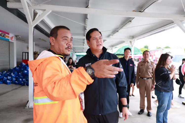 “สรรเพชญ”ประสานเรือท้องแบนเร่งช่วยผู้ประสบภัยแฟลตคลองจั่น