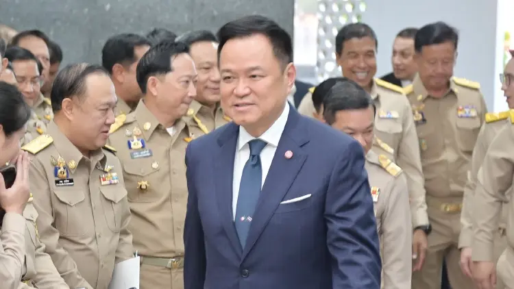 ‘อนุทิน’ ชี้ คนเชื่อก็มี ‘ภท.’ ไม่เกี่ยว ‘โกง สว.’ หลัง ‘กกต.’ ไม่ส่งศาลฯ