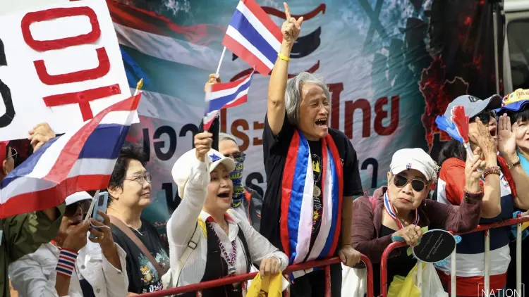 ‘สวนดุสิตโพล’ เผย ‘ปัญหาศก. ค่าครองชีพ-โกง สว. ปลุกม็อบได้