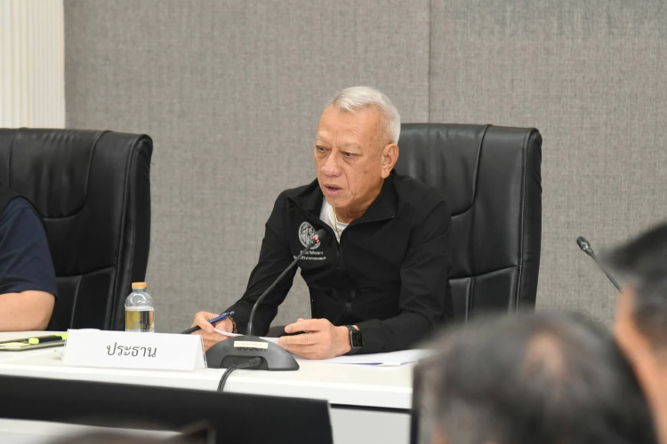 'พิพัฒน์' ตั้งวอร์รูม 'ศอฉ.คค.' รับมือน้ำท่วม  เปิดทางด่วนฟรี-รถรับส่ง