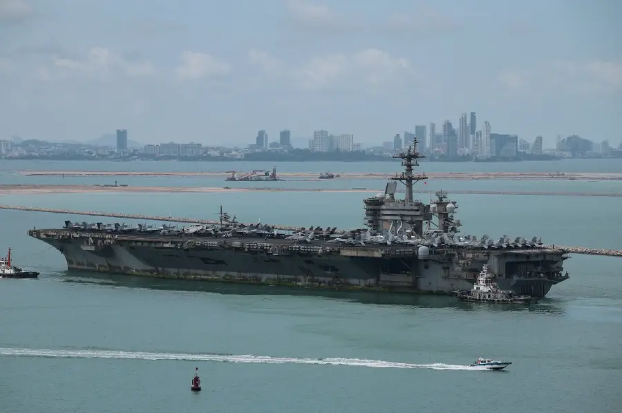 กองเรือบรรทุกเครื่องบินโจมตี Abraham Lincoln ถึงไทยแล้ว!