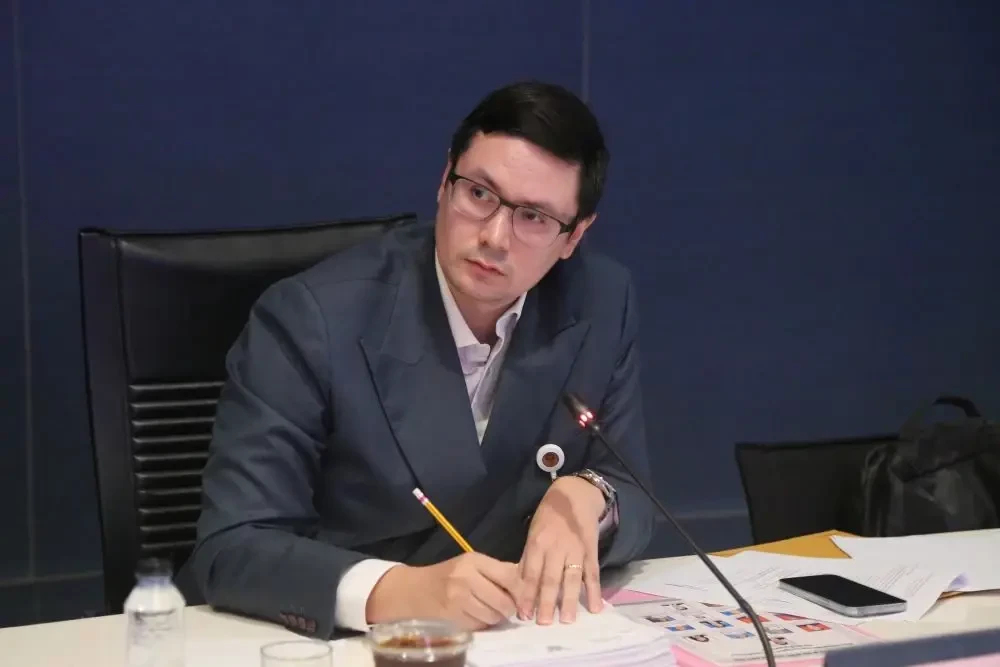 'โรม' บอก กธ.เลือกได้เอง จะค้าน-หนุน 'อนุทิน' ยันไม่กระทบซักฟอก