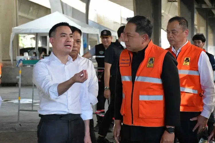 ลุยต่อวันที่ 2 'พลังงาน' ปักหลักพระราม 3 ขุดหาจุดน้ำมันรั่ว เร่งคุมสถานการณ์