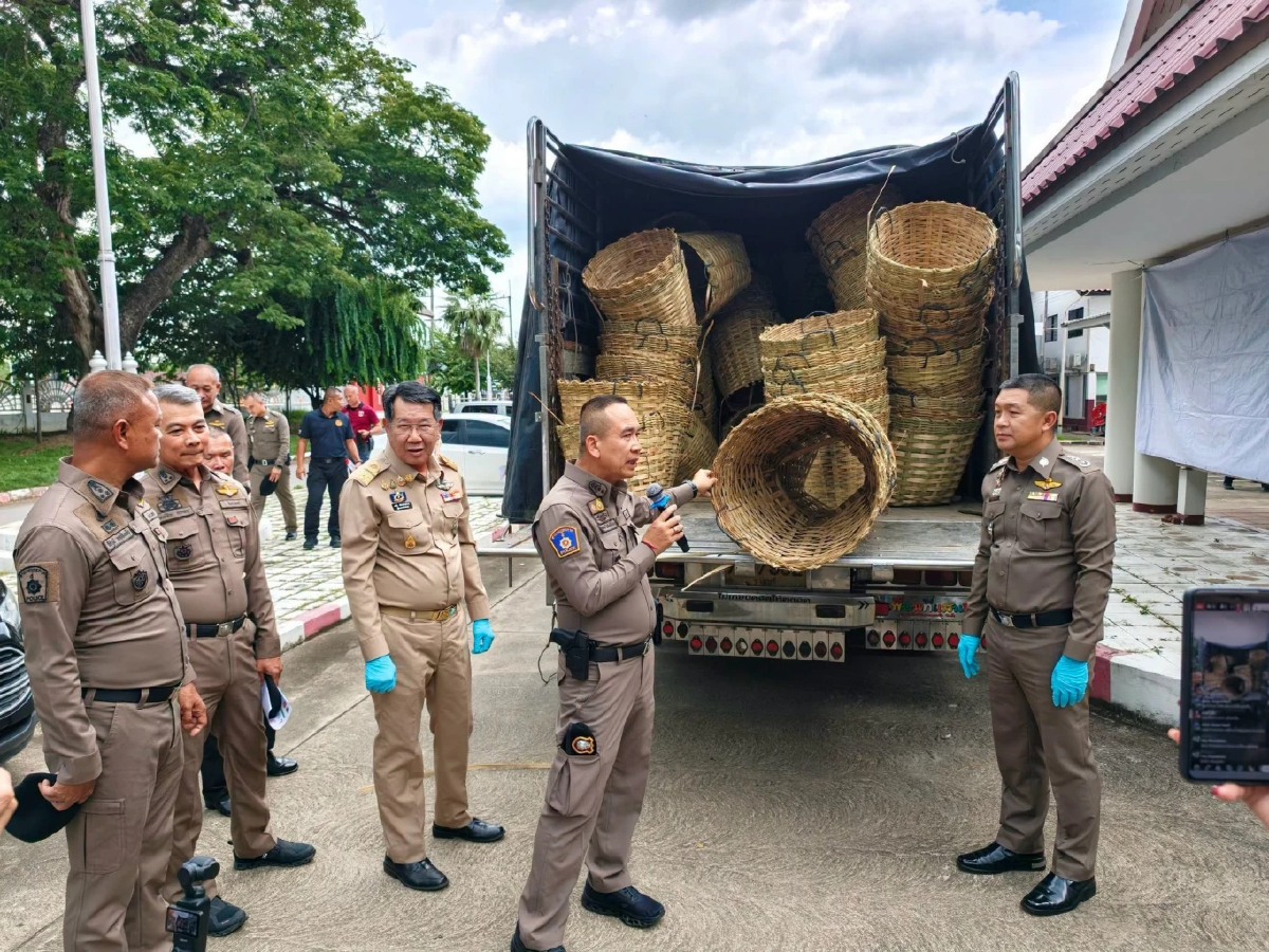 ยึดยาบ้า 10 ล้านเม็ด ซุกรถบรรทุก อำพรางปะปนเข่งจักสานไม้ไผ่