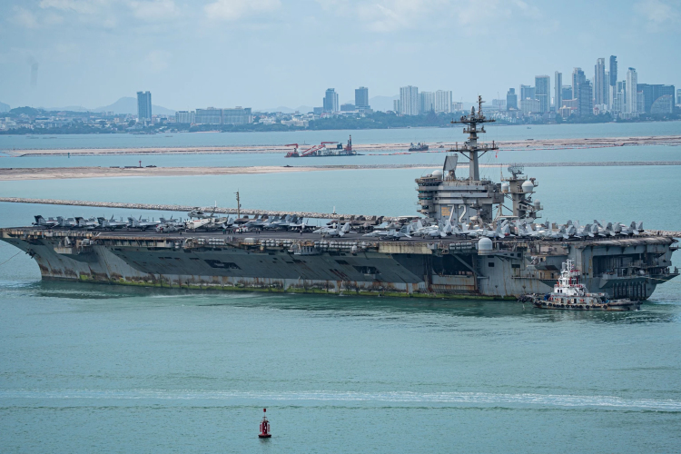USS Abraham Lincoln เทียบท่าไทย แวะพักหลังเสร็จสู้รบ 286 วันในทะเล
