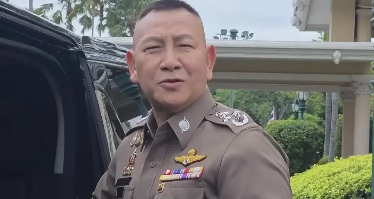 'ผบ.ตร.ควง'บิ๊กราญ' พบ นายกฯ  ส่งมอบงาน 'ผบ.ทร.' ขอบคุณ ไฟเขียว 'เรือฟริเกต'
